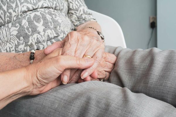 Integratori Multivitaminici per Anziani: Un Approccio Completo alla Salute
